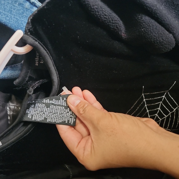 Authentic kids hallowen costume size 2t - Picture 6 of 6